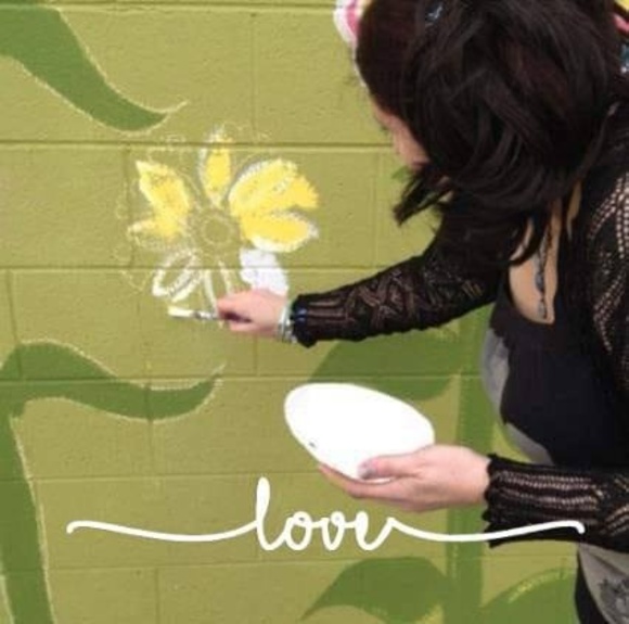 Meet your Posher, Laurie - Picture 1 of 1